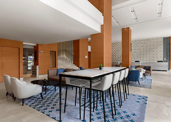 Courtyard By Marriott Hotel